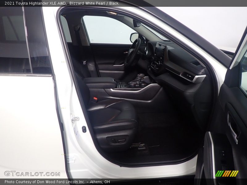 Blizzard White Pearl / Black 2021 Toyota Highlander XLE AWD