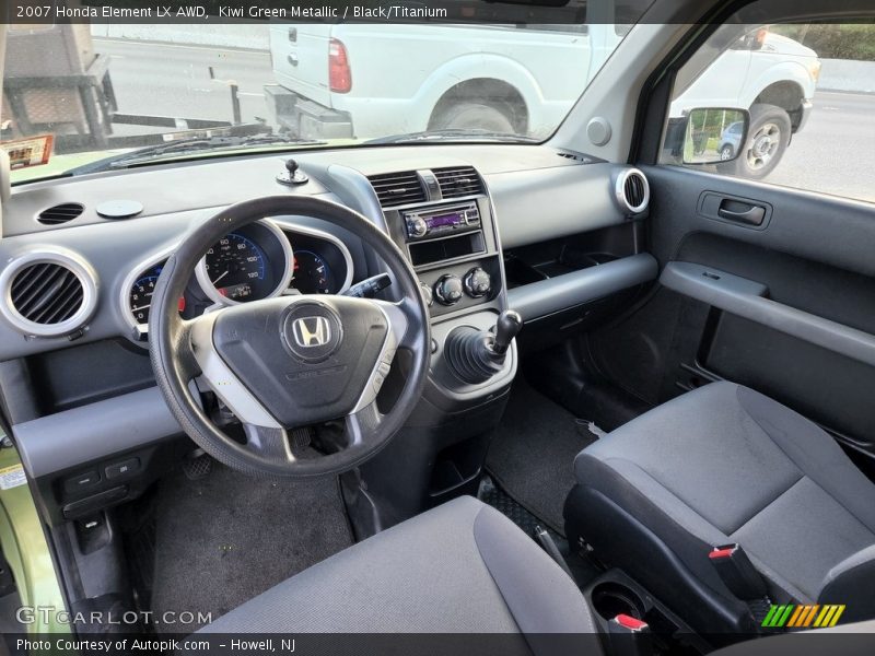  2007 Element LX AWD Black/Titanium Interior