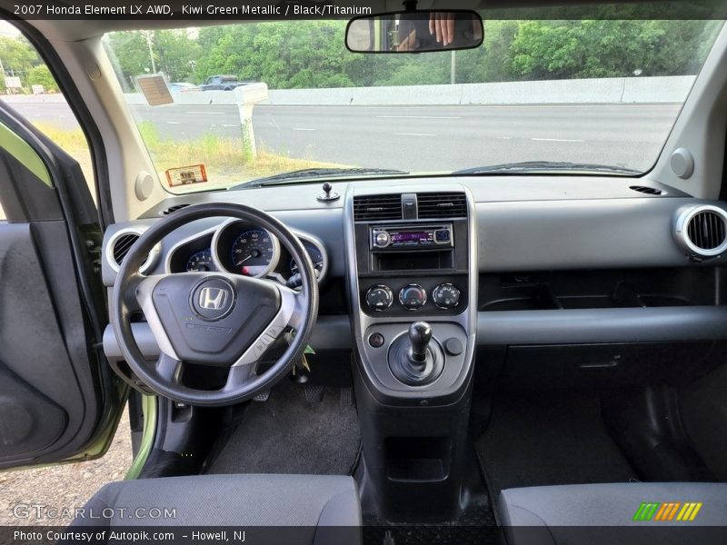 Dashboard of 2007 Element LX AWD