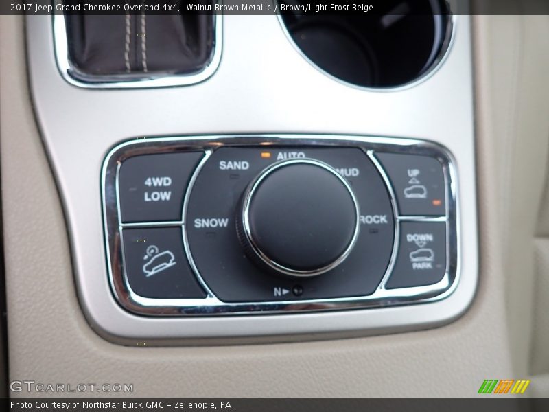 Walnut Brown Metallic / Brown/Light Frost Beige 2017 Jeep Grand Cherokee Overland 4x4