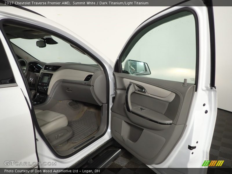 Summit White / Dark Titanium/Light Titanium 2017 Chevrolet Traverse Premier AWD
