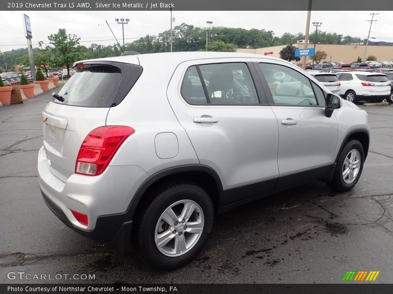 Silver Ice Metallic / Jet Black 2019 Chevrolet Trax LS AWD