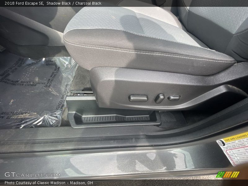 Shadow Black / Charcoal Black 2018 Ford Escape SE