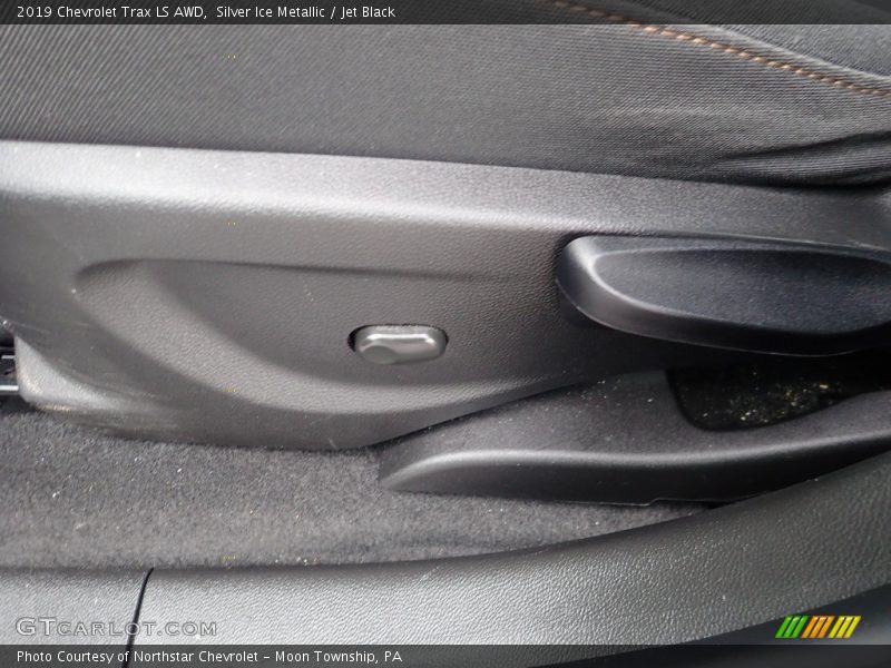 Silver Ice Metallic / Jet Black 2019 Chevrolet Trax LS AWD