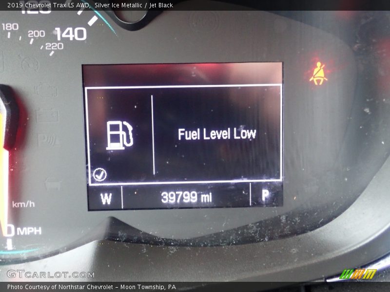 Silver Ice Metallic / Jet Black 2019 Chevrolet Trax LS AWD