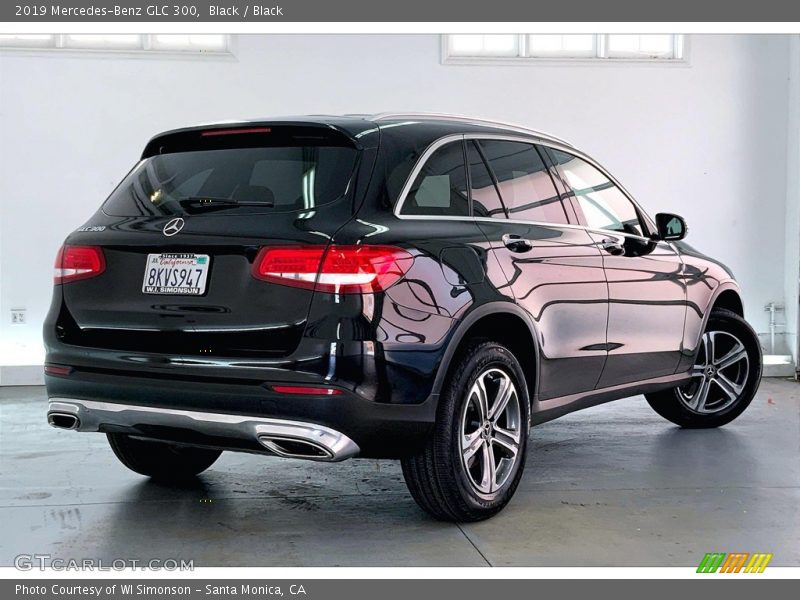 Black / Black 2019 Mercedes-Benz GLC 300