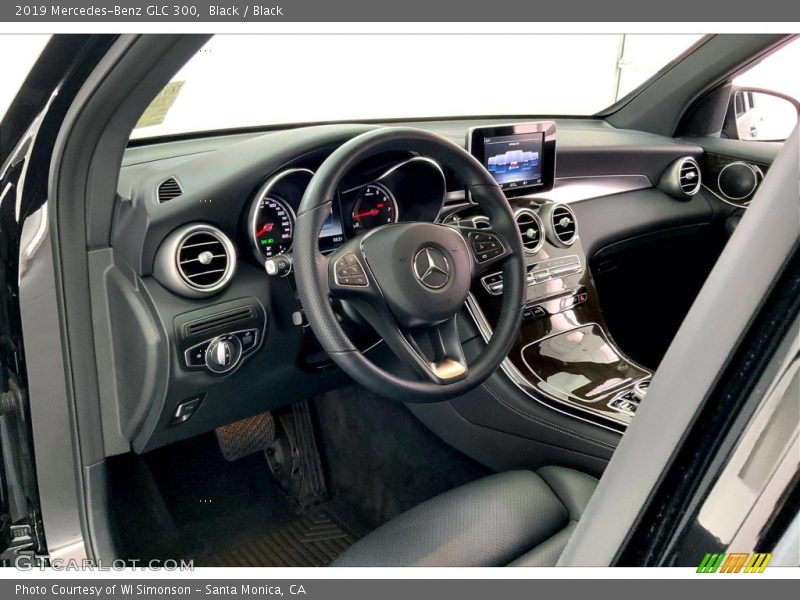 Black / Black 2019 Mercedes-Benz GLC 300