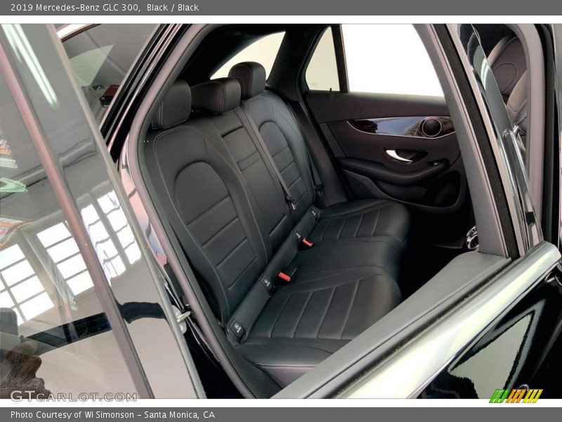 Black / Black 2019 Mercedes-Benz GLC 300