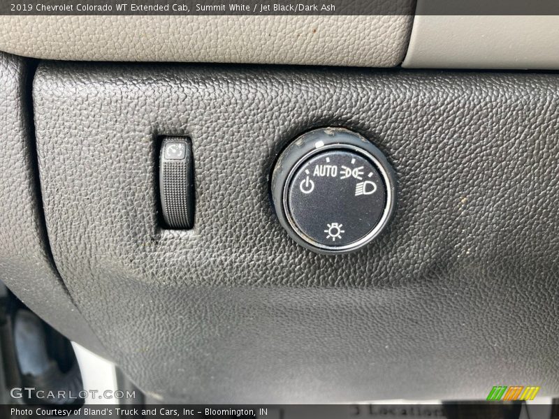 Summit White / Jet Black/Dark Ash 2019 Chevrolet Colorado WT Extended Cab