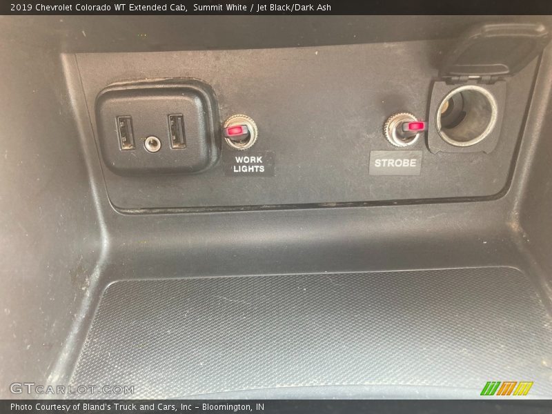 Summit White / Jet Black/Dark Ash 2019 Chevrolet Colorado WT Extended Cab