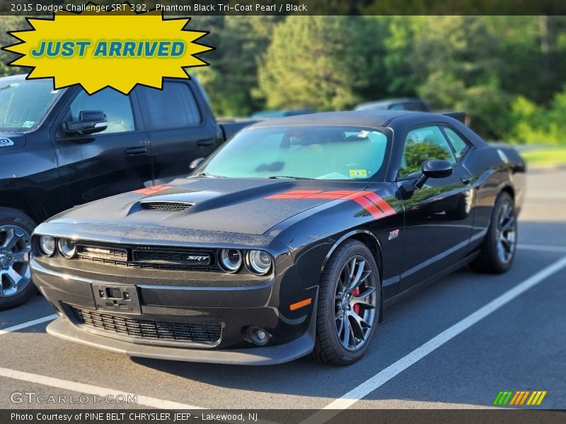 Phantom Black Tri-Coat Pearl / Black 2015 Dodge Challenger SRT 392