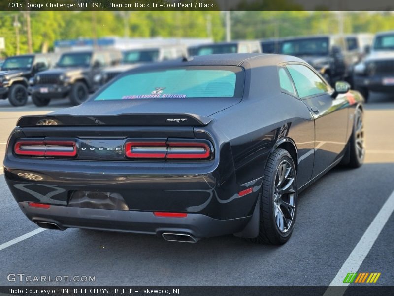 Phantom Black Tri-Coat Pearl / Black 2015 Dodge Challenger SRT 392