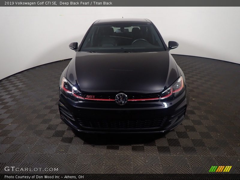 Deep Black Pearl / Titan Black 2019 Volkswagen Golf GTI SE