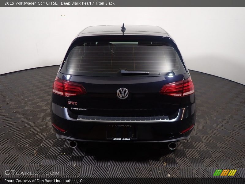 Deep Black Pearl / Titan Black 2019 Volkswagen Golf GTI SE