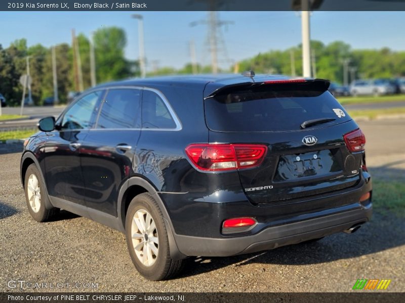Ebony Black / Satin Black 2019 Kia Sorento LX