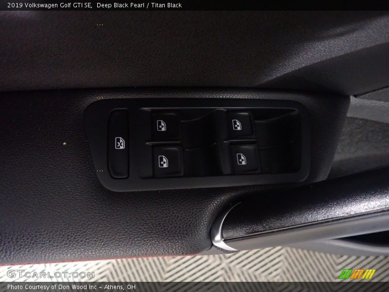 Deep Black Pearl / Titan Black 2019 Volkswagen Golf GTI SE