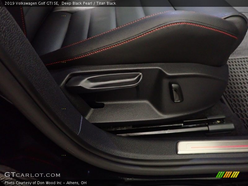 Deep Black Pearl / Titan Black 2019 Volkswagen Golf GTI SE