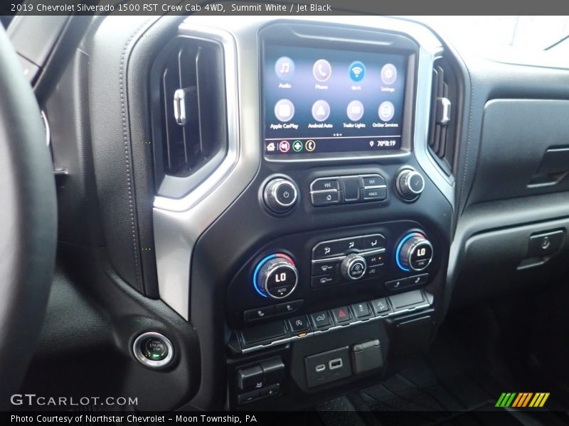 Summit White / Jet Black 2019 Chevrolet Silverado 1500 RST Crew Cab 4WD