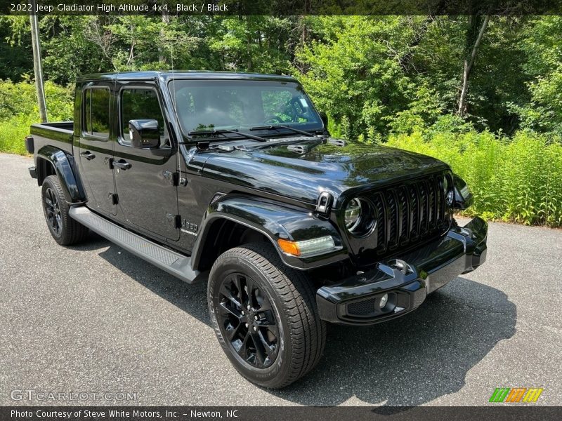 Front 3/4 View of 2022 Gladiator High Altitude 4x4