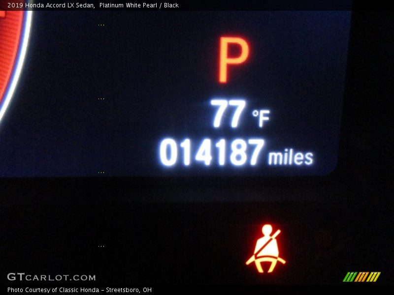 Platinum White Pearl / Black 2019 Honda Accord LX Sedan