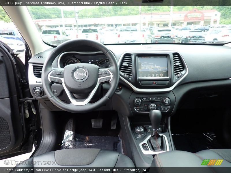 Diamond Black Crystal Pearl / Black 2017 Jeep Cherokee Trailhawk 4x4