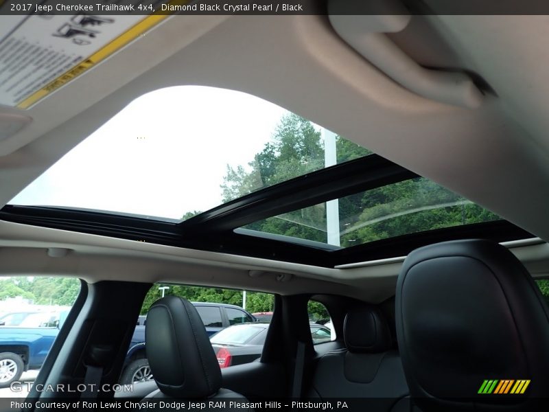 Diamond Black Crystal Pearl / Black 2017 Jeep Cherokee Trailhawk 4x4