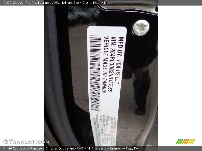 Brilliant Black Crystal Pearl / Black 2022 Chrysler Pacifica Touring L AWD