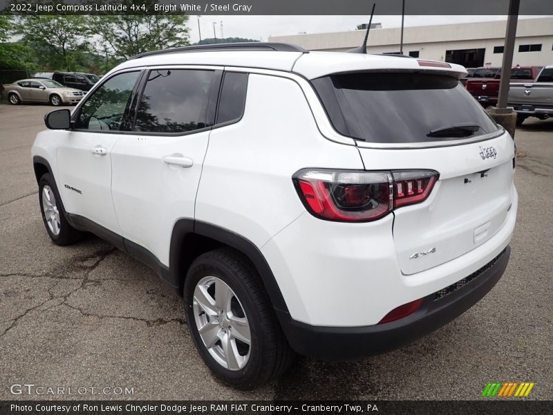 Bright White / Steel Gray 2022 Jeep Compass Latitude 4x4