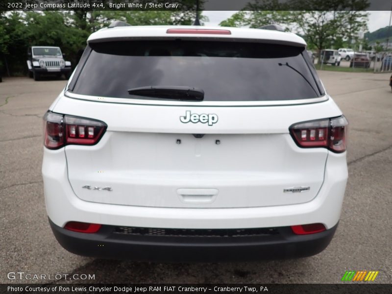 Bright White / Steel Gray 2022 Jeep Compass Latitude 4x4