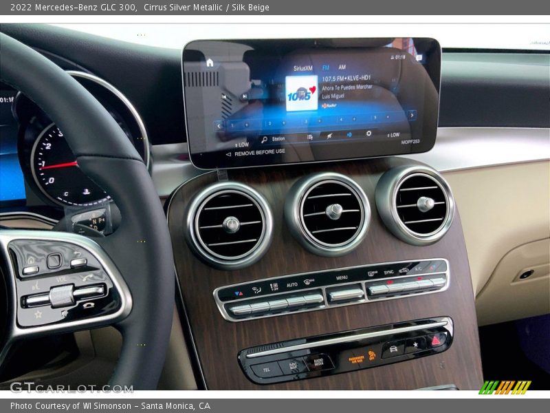 Cirrus Silver Metallic / Silk Beige 2022 Mercedes-Benz GLC 300
