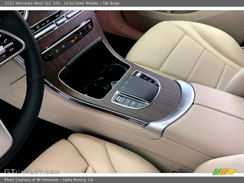 Cirrus Silver Metallic / Silk Beige 2022 Mercedes-Benz GLC 300