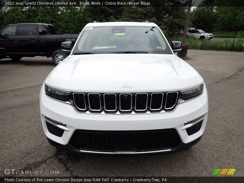 Bright White / Global Black/Wicker Beige 2022 Jeep Grand Cherokee Limited 4x4