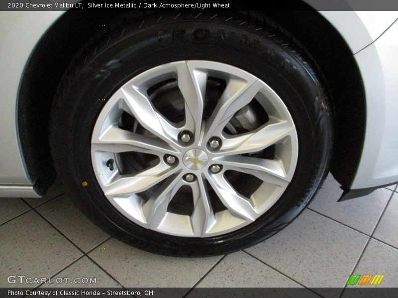 Silver Ice Metallic / Dark Atmosphere/Light Wheat 2020 Chevrolet Malibu LT