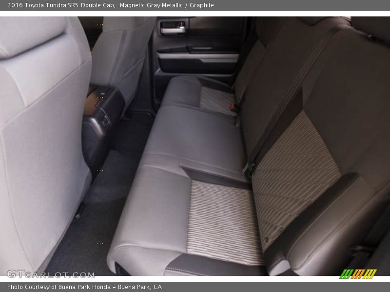 Magnetic Gray Metallic / Graphite 2016 Toyota Tundra SR5 Double Cab
