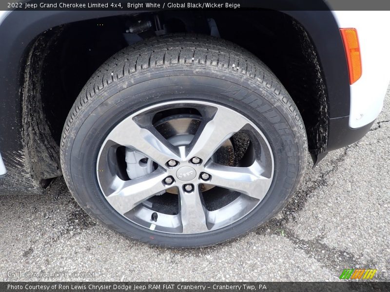 Bright White / Global Black/Wicker Beige 2022 Jeep Grand Cherokee Limited 4x4