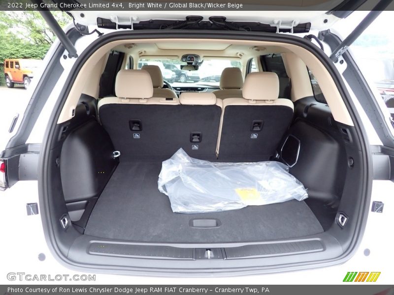 Bright White / Global Black/Wicker Beige 2022 Jeep Grand Cherokee Limited 4x4