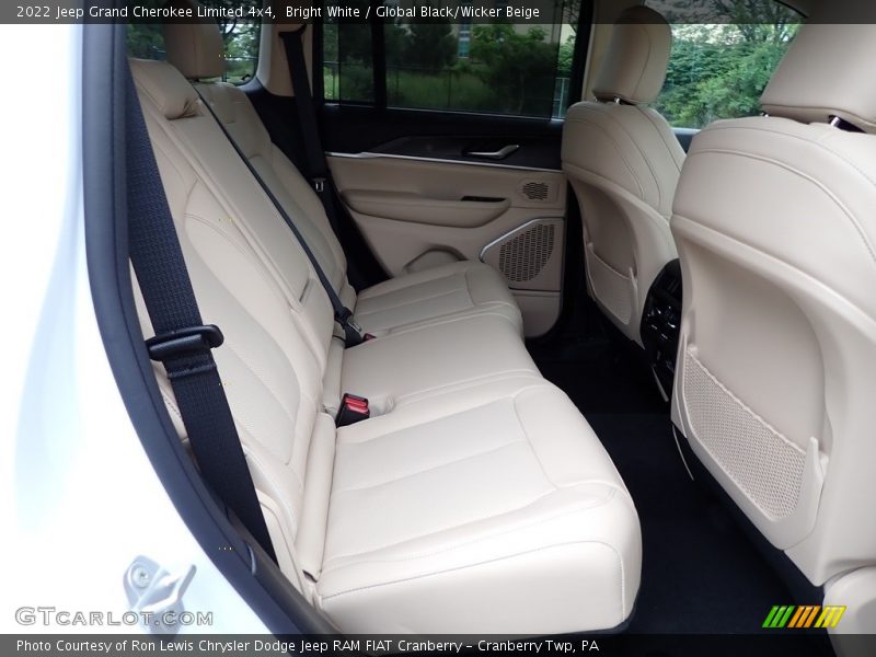 Bright White / Global Black/Wicker Beige 2022 Jeep Grand Cherokee Limited 4x4