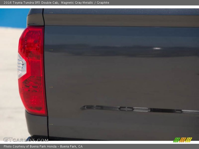 Magnetic Gray Metallic / Graphite 2016 Toyota Tundra SR5 Double Cab