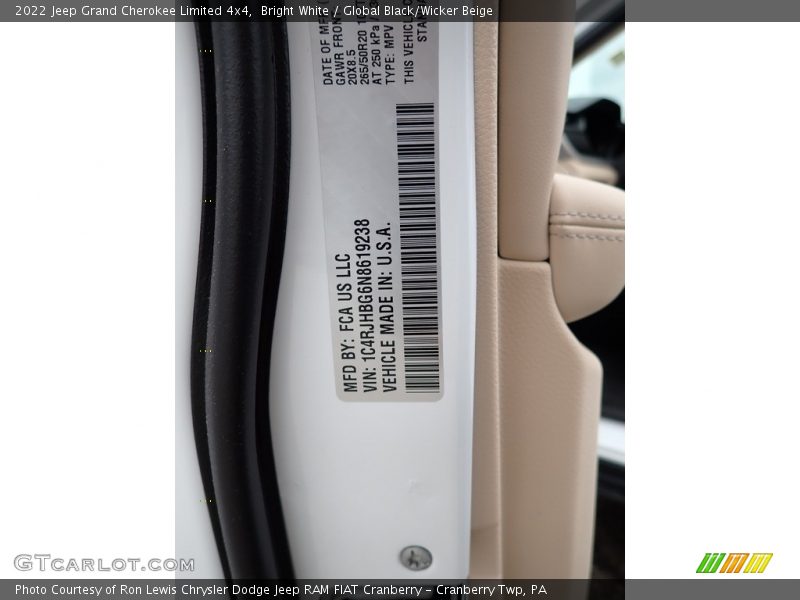 Bright White / Global Black/Wicker Beige 2022 Jeep Grand Cherokee Limited 4x4