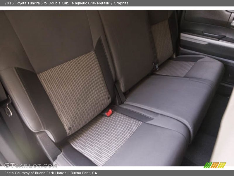 Magnetic Gray Metallic / Graphite 2016 Toyota Tundra SR5 Double Cab