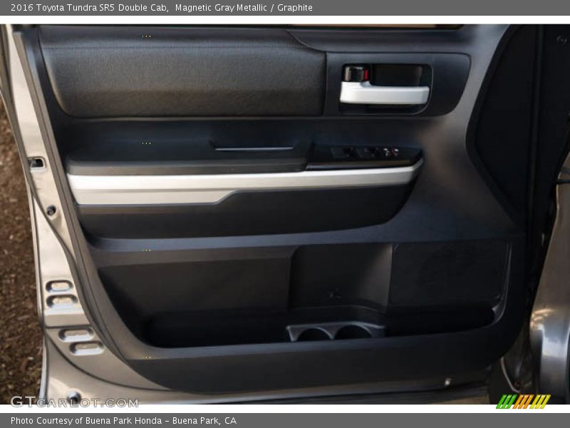 Magnetic Gray Metallic / Graphite 2016 Toyota Tundra SR5 Double Cab