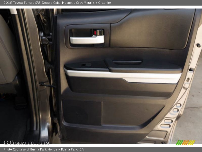 Magnetic Gray Metallic / Graphite 2016 Toyota Tundra SR5 Double Cab