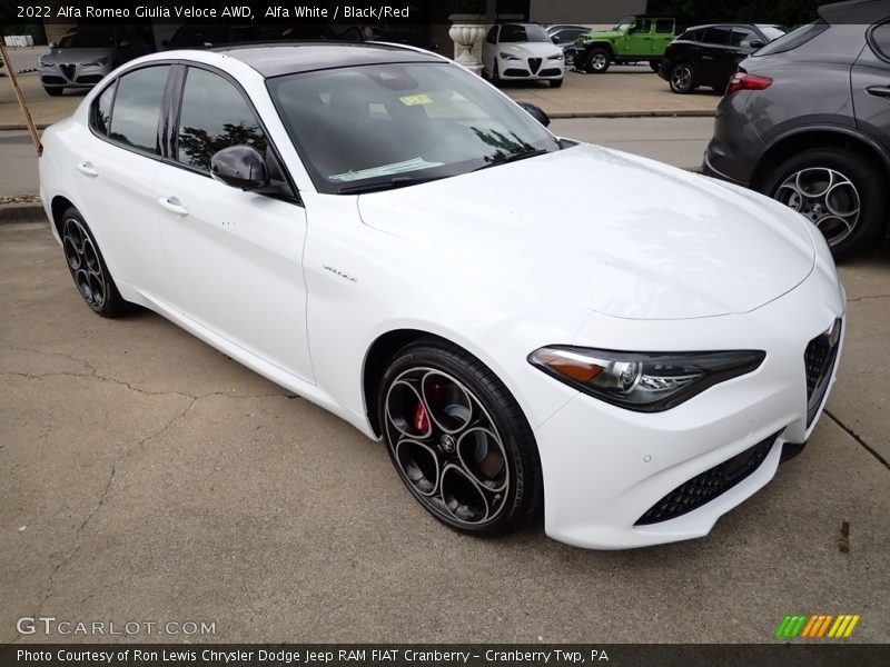 Front 3/4 View of 2022 Giulia Veloce AWD