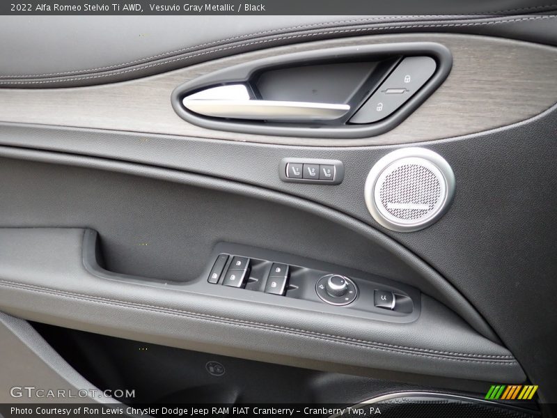 Vesuvio Gray Metallic / Black 2022 Alfa Romeo Stelvio Ti AWD