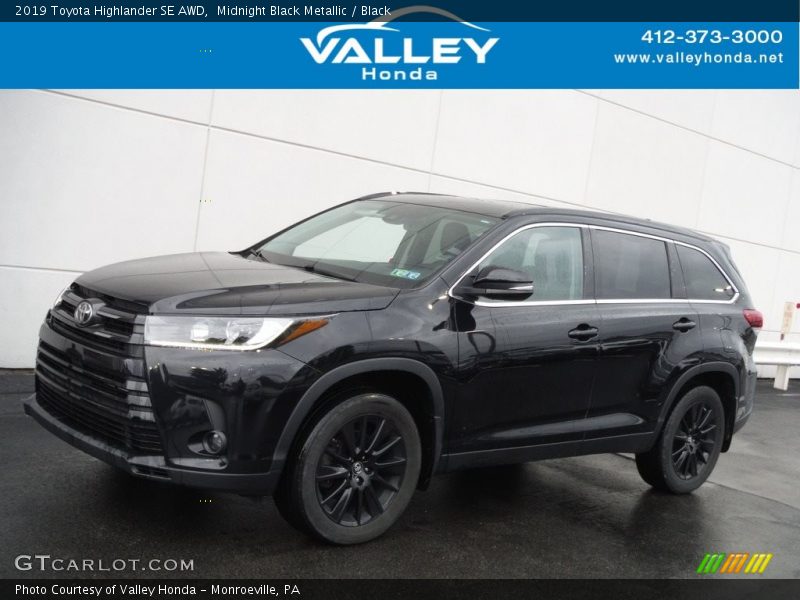 Midnight Black Metallic / Black 2019 Toyota Highlander SE AWD