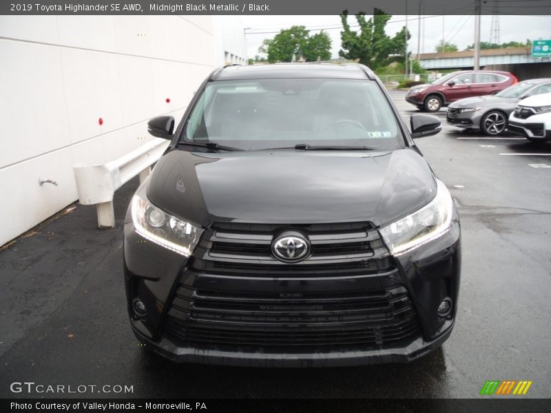 Midnight Black Metallic / Black 2019 Toyota Highlander SE AWD