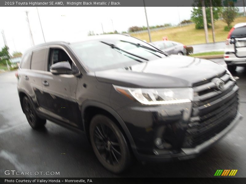 Midnight Black Metallic / Black 2019 Toyota Highlander SE AWD