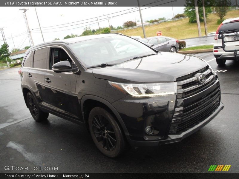 Midnight Black Metallic / Black 2019 Toyota Highlander SE AWD