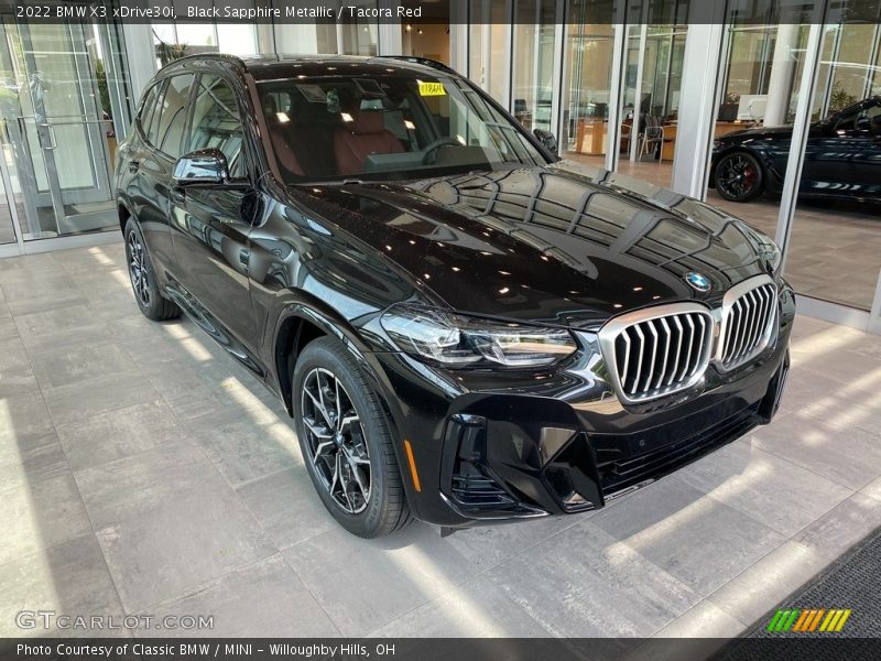 Front 3/4 View of 2022 X3 xDrive30i