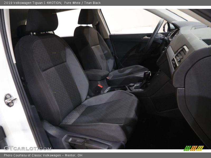 Pure White / Titan Black 2019 Volkswagen Tiguan S 4MOTION